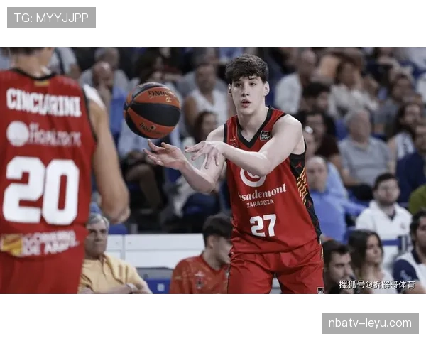 萨拉戈萨中路战术革新引热议,稳健表现点燃新赛季期待 萨拉戈萨中路战术革新引热议,稳健表现点燃新赛季期待