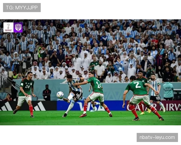 奥斯梅恩头球建功力挽狂澜,空中统治力闪耀全场 奥斯梅恩头球建功力挽狂澜,空中统治力闪耀全场