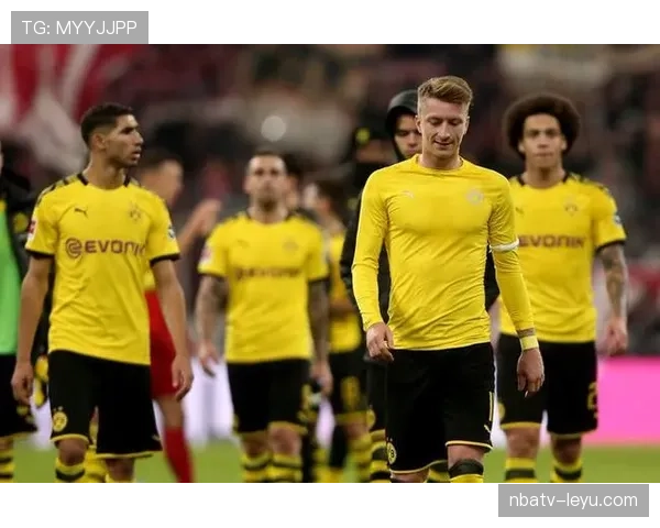 阿什拉夫双足技术深度解析:如何以均衡脚法全面提升竞技表现 阿什拉夫双足技术深度解析:如何以均衡脚法全面提升竞技表现