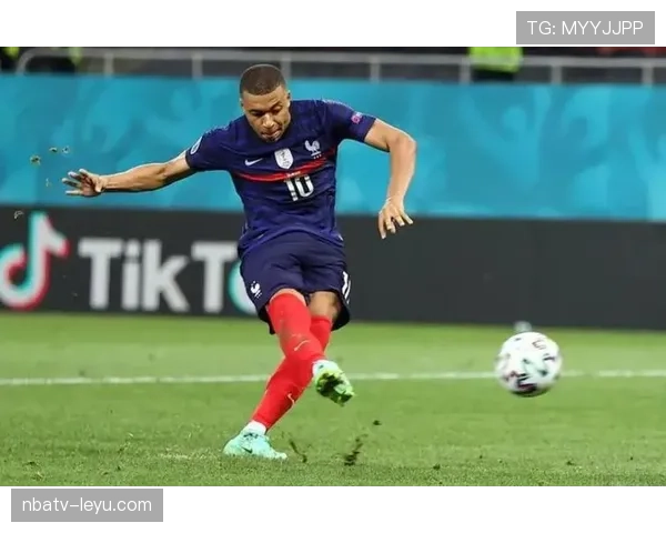 里奥攻防体系持续优化，战术革新助推球队赛季表现与竞争力全面提升