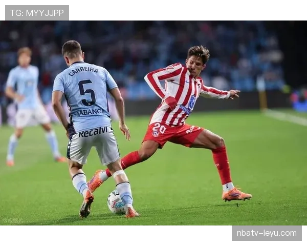 西甲劲旅欧联决赛稳健发挥，成功捧杯圆梦赛场